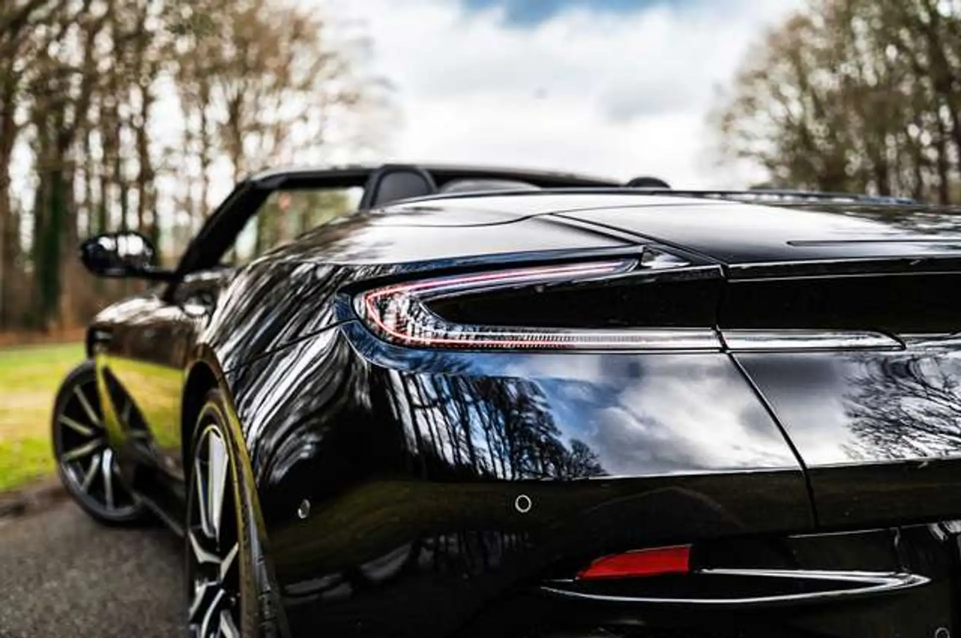 애스턴마틴 DB11 V8 2019 검정 사진 6