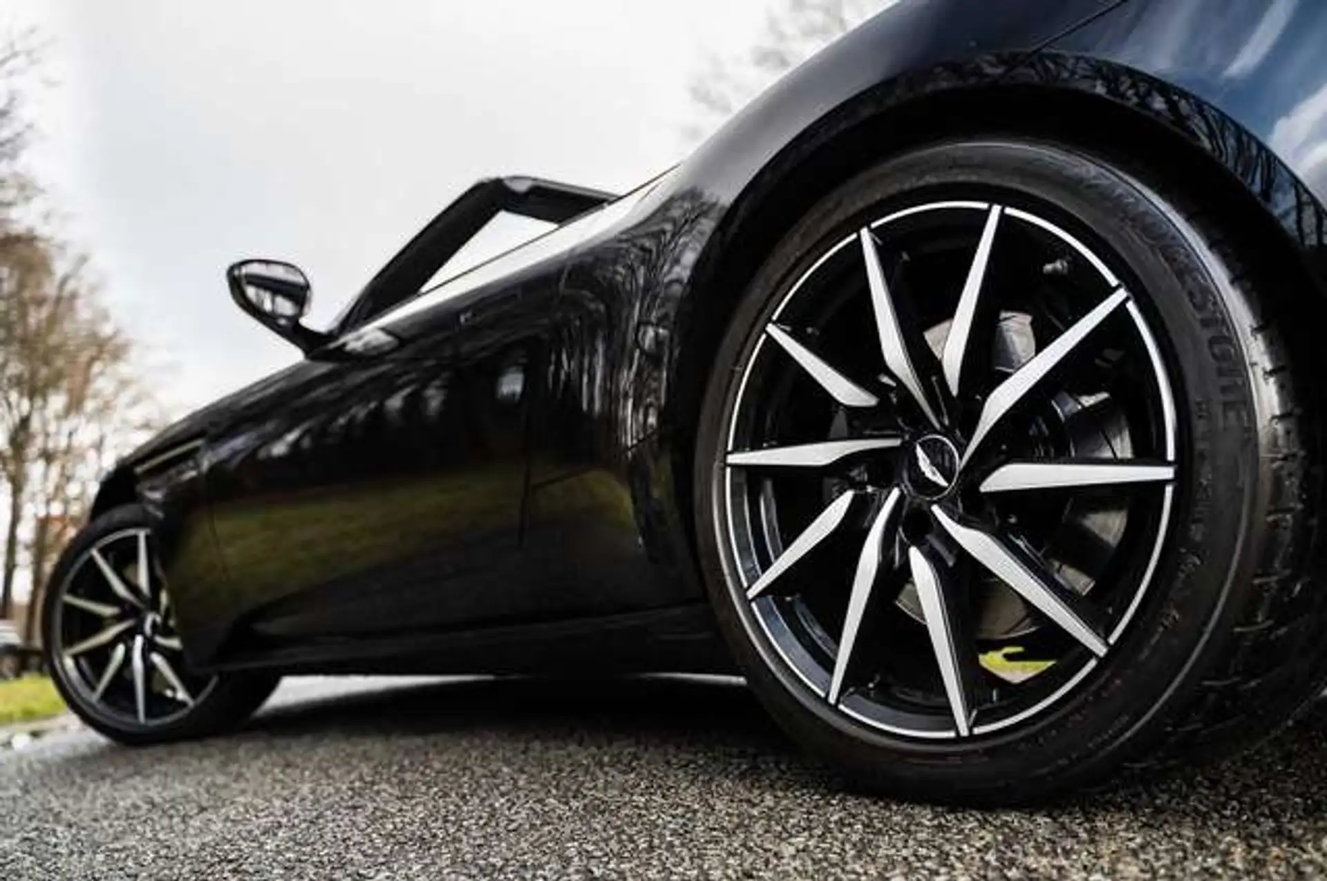 애스턴마틴 DB11 V8 2019 검정 사진 8