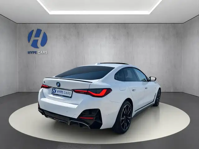 BMW I4 view 4