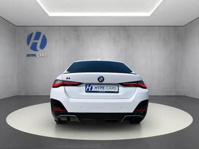 BMW I4 view 8