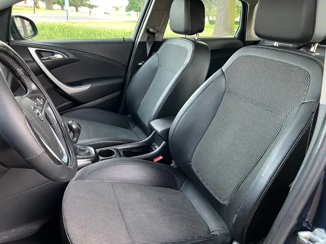 Opel Astra view 7