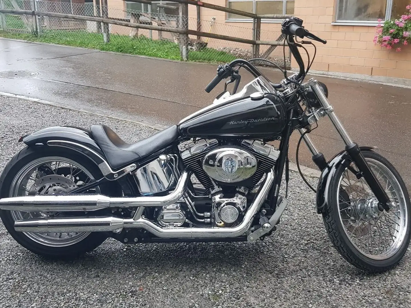 Harley-Davidson Deuce Černá - 1