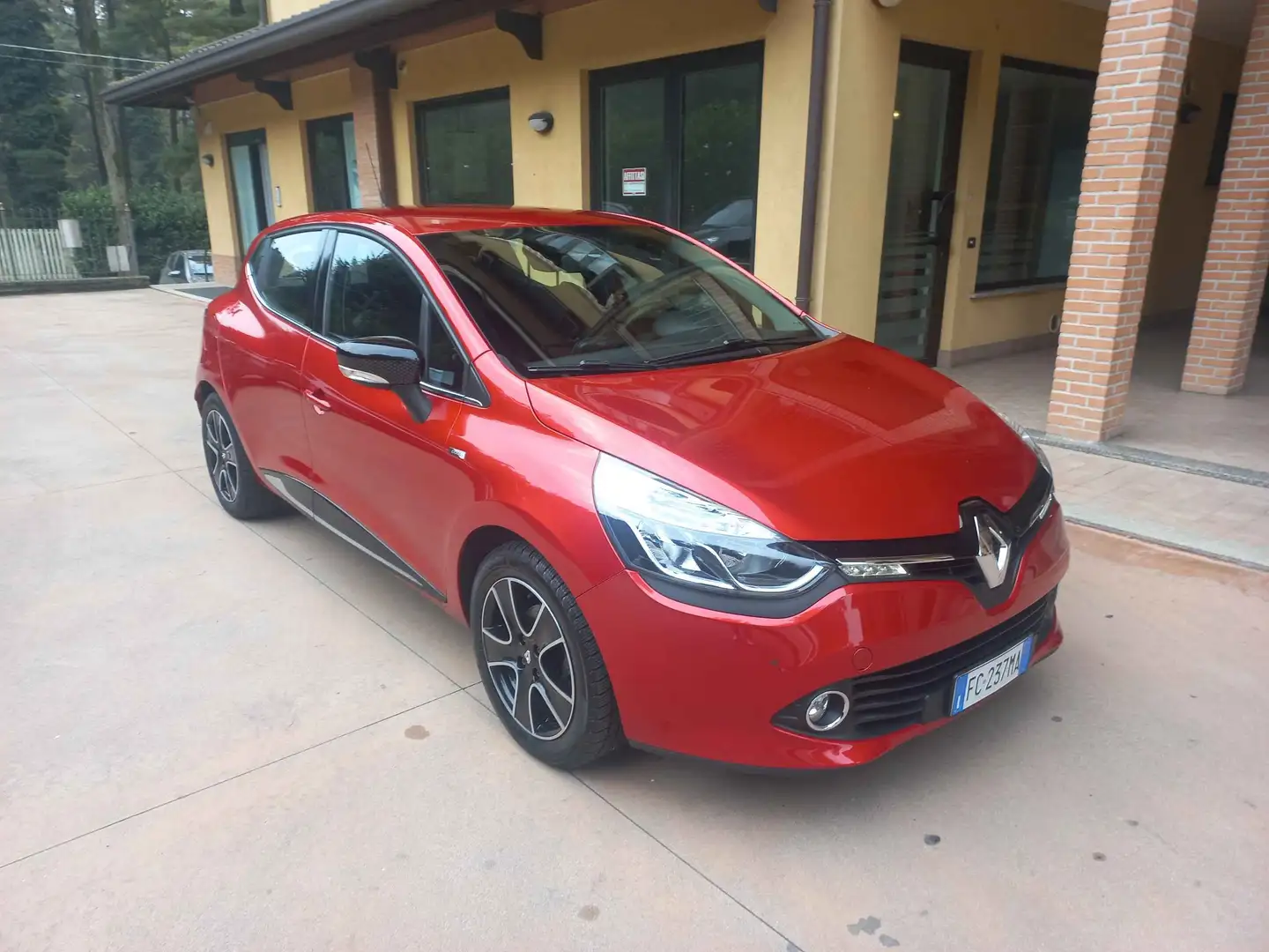 Renault Clio Clio IV 2012 5p 1.2 Duel 75cv Arancione - 1