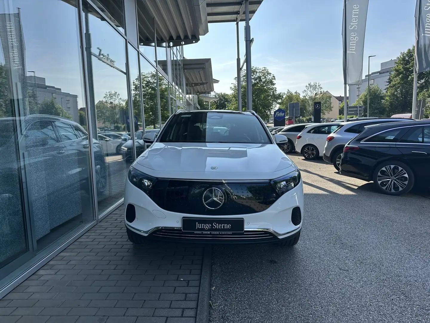 Mercedes-Benz EQA 350 EQA 350 4M Progressive *AHK*PANO*360*KEYLESS*DAB Blanc - 2