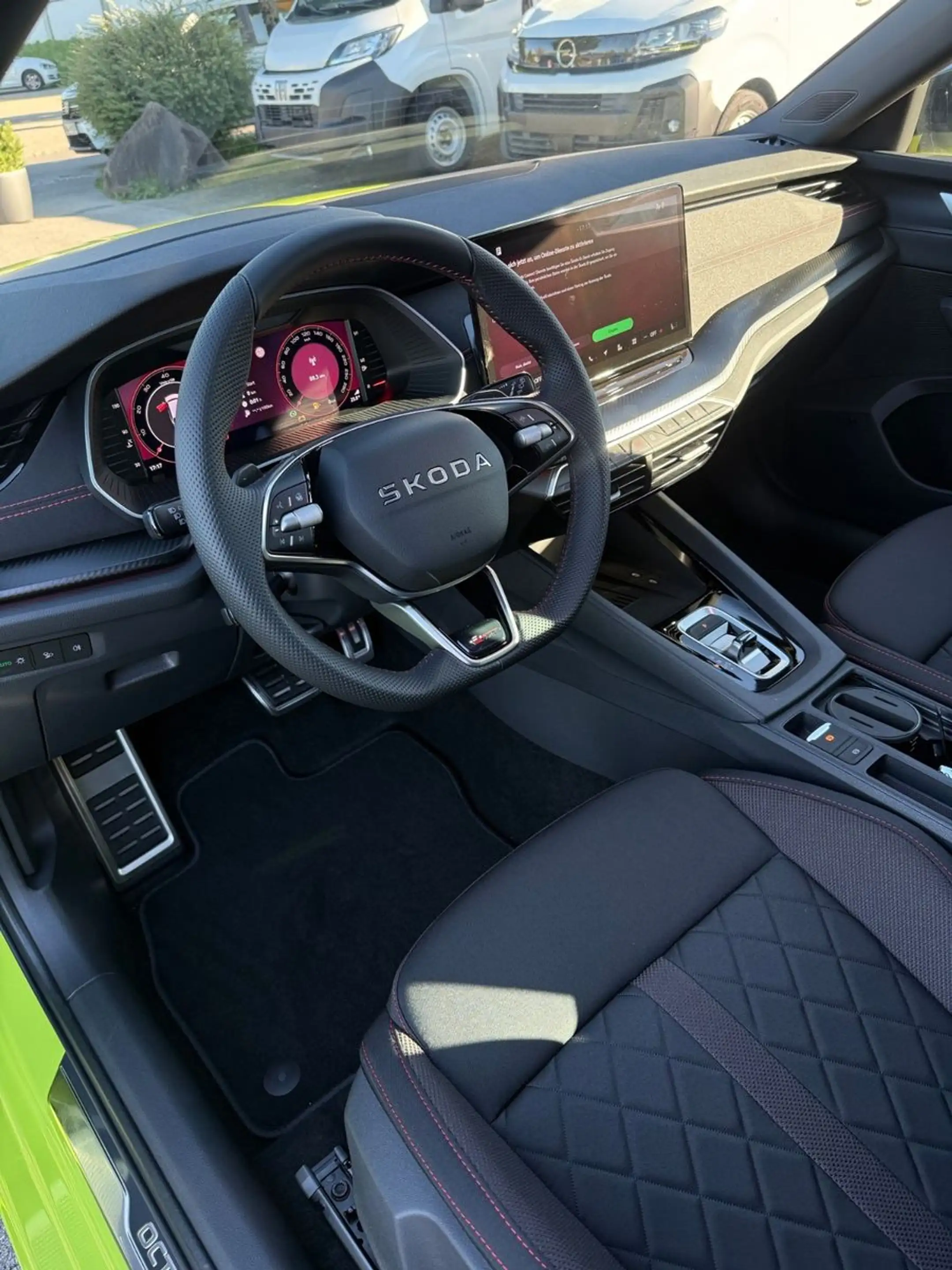 Skoda Octavia Combi 2.0 TSI RS *AHK*CANTON*HUD*360°* — photo 14