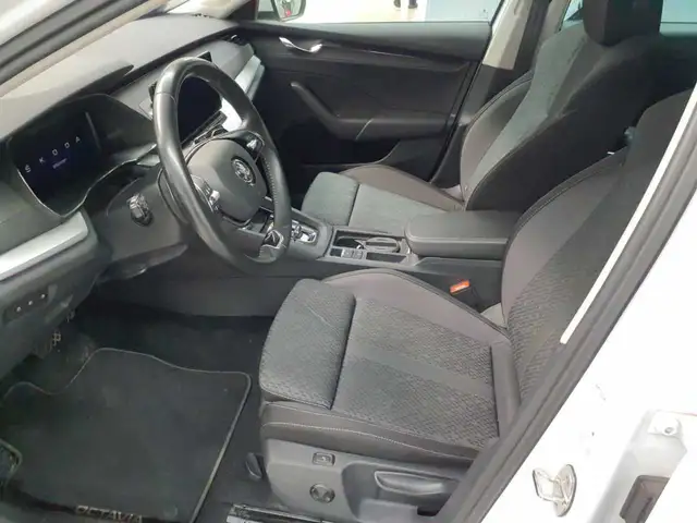 Skoda Octavia view 7