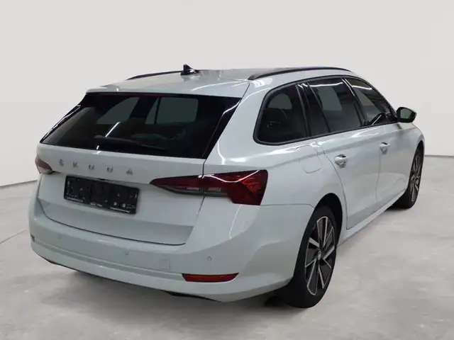 Skoda Octavia view 4