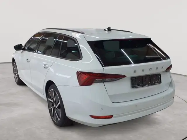 Skoda Octavia view 5