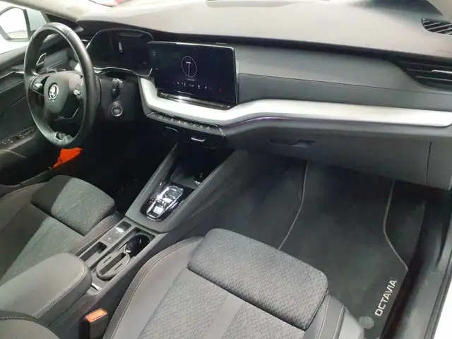 Skoda Octavia view 9