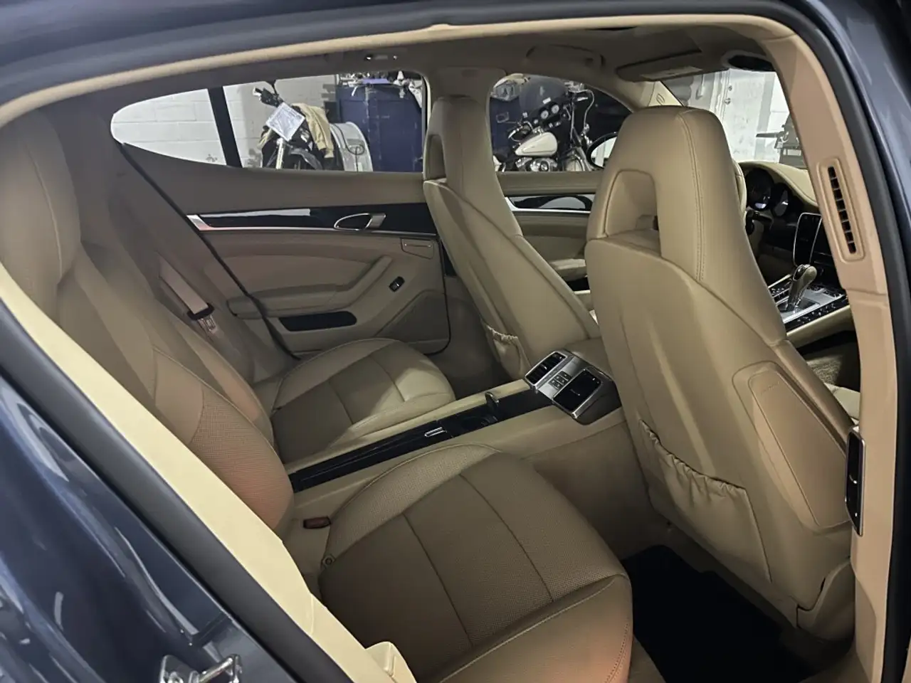 Porsche Panamera снимка Porsche Panamera