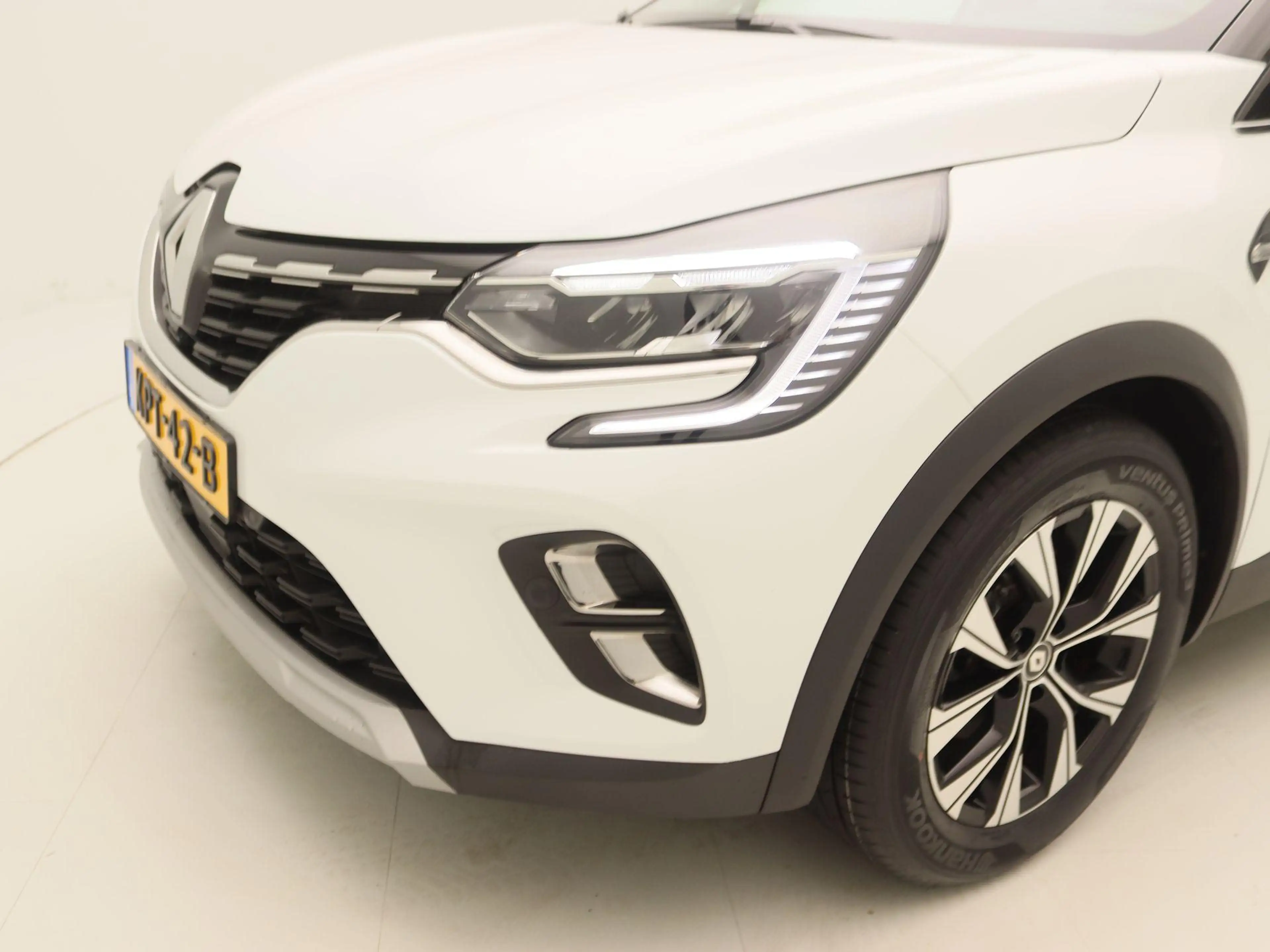 Renault Captur E-Tech full hybrid 145 Techno | Easy link navigati — photo 15