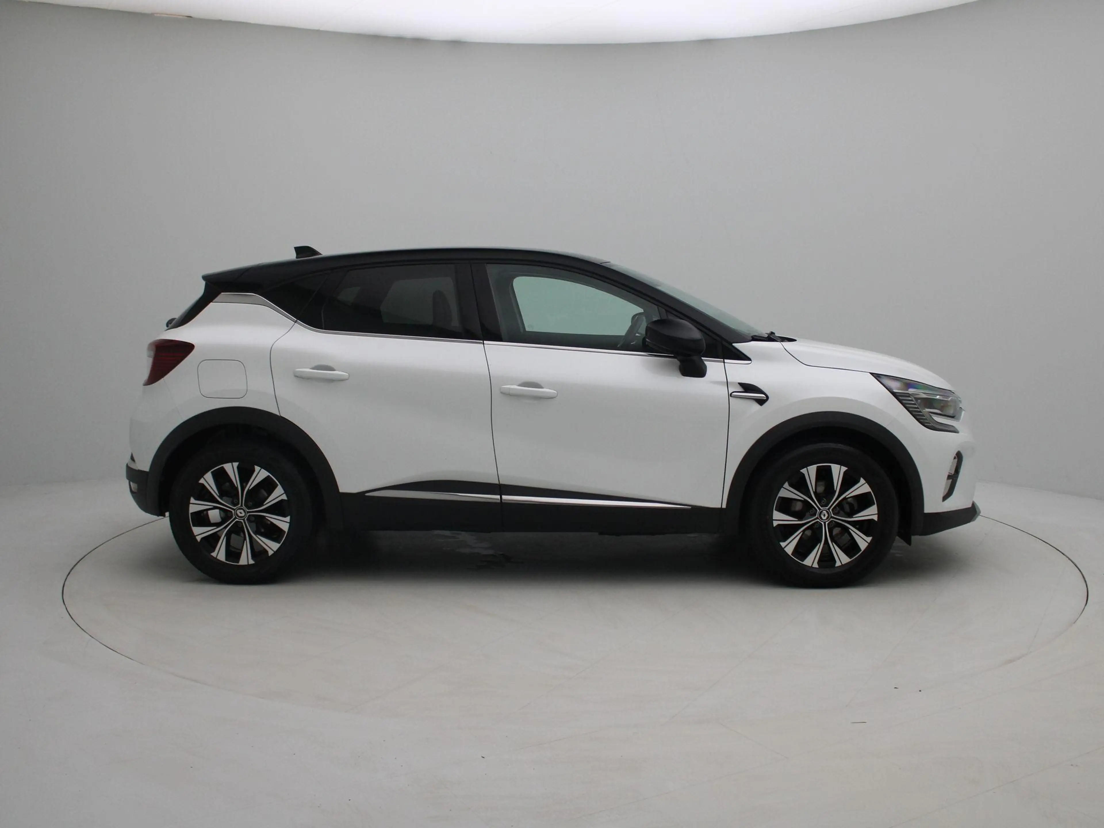 Renault Captur E-Tech full hybrid 145 Techno | Easy link navigati — photo 6