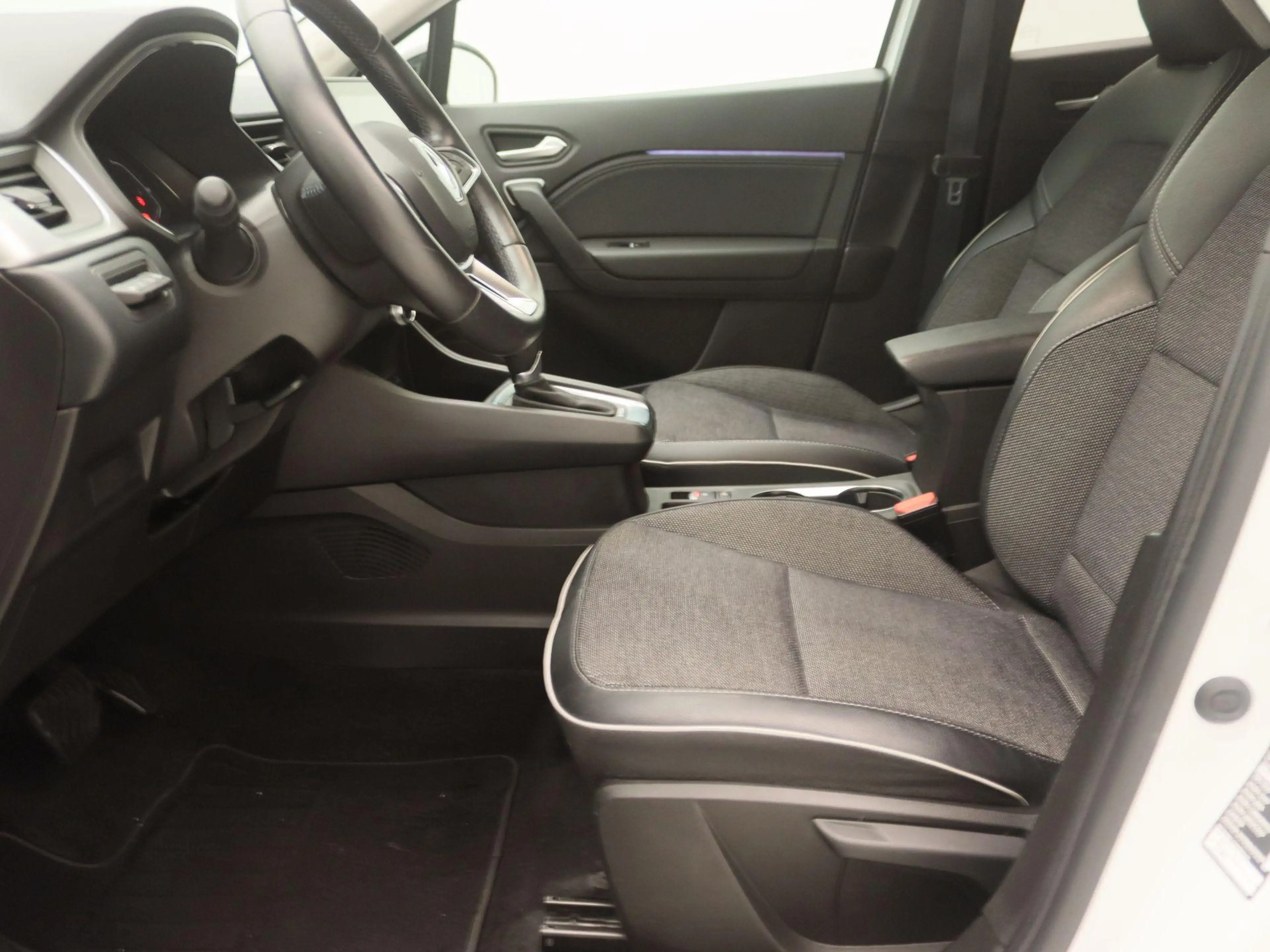 Renault Captur E-Tech full hybrid 145 Techno | Easy link navigati — photo 12