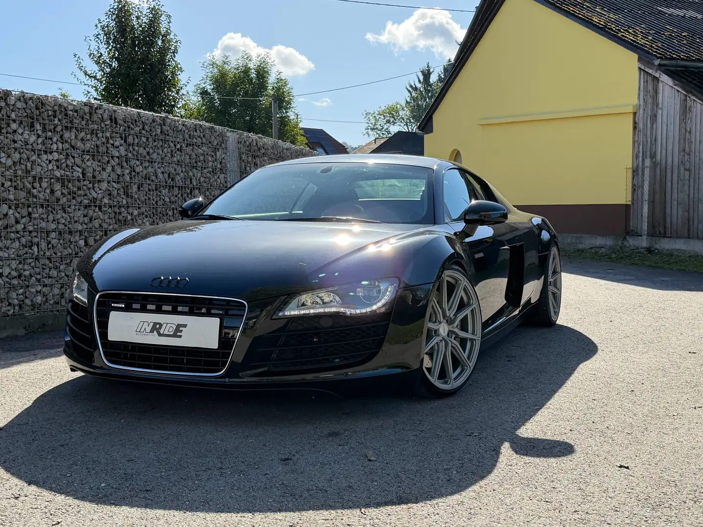 Audi R8 R8 Coupé 4,2 quattro R tronic *NEUWERTIG*KW* Schwarz - 2