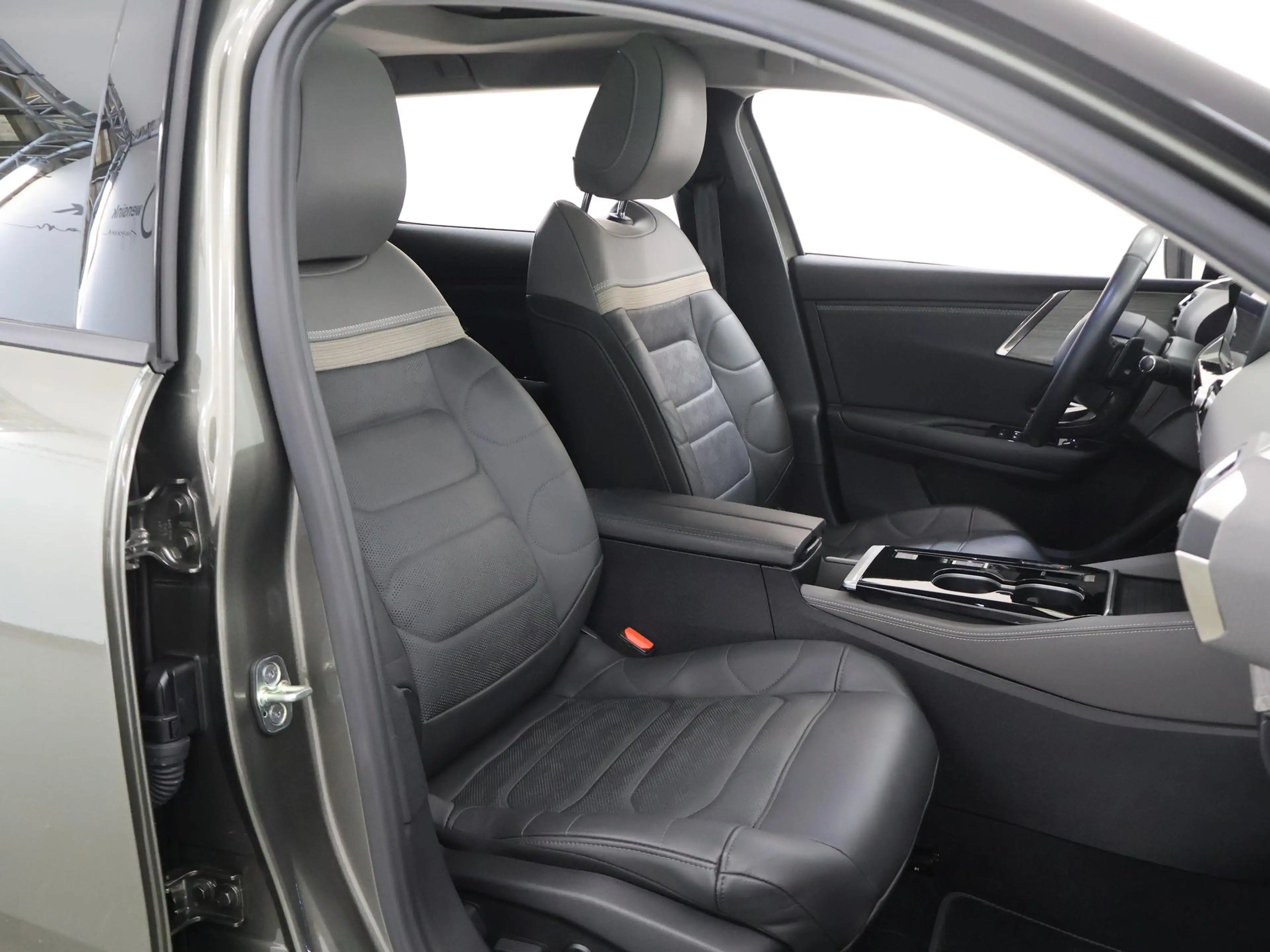 Citroen C5 X 1.6 Plug-in Hybrid 225 Shine | Trekhaak | Panorama — photo 11