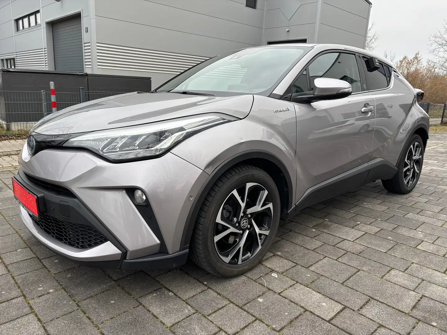 Toyota C-HR Hybrid Team D Grau - 1