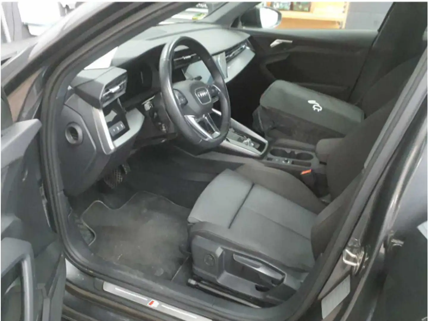 Audi A3 nza 45 TFSI e S-line AHK Matrix-LED Gris - 2
