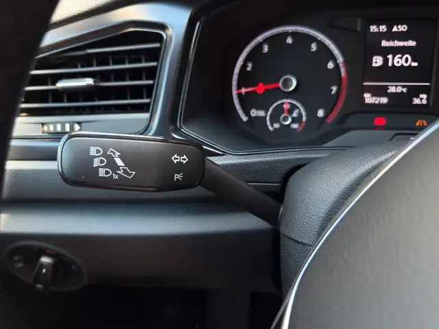 Volkswagen T-Roc view 21