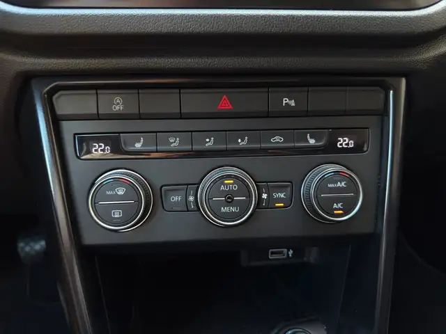 Volkswagen T-Roc view 27