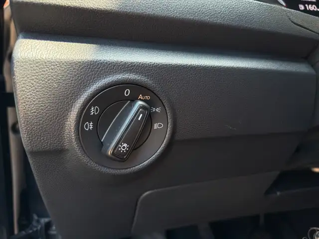 Volkswagen T-Roc view 17