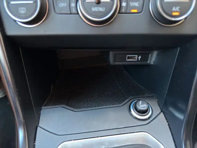 Volkswagen T-Roc view 28