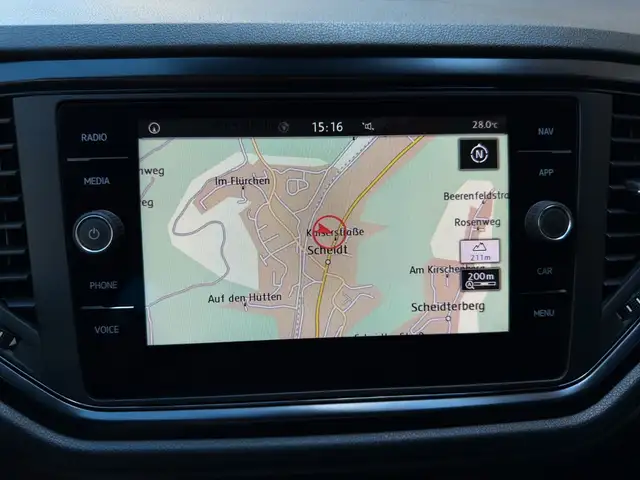 Volkswagen T-Roc view 26