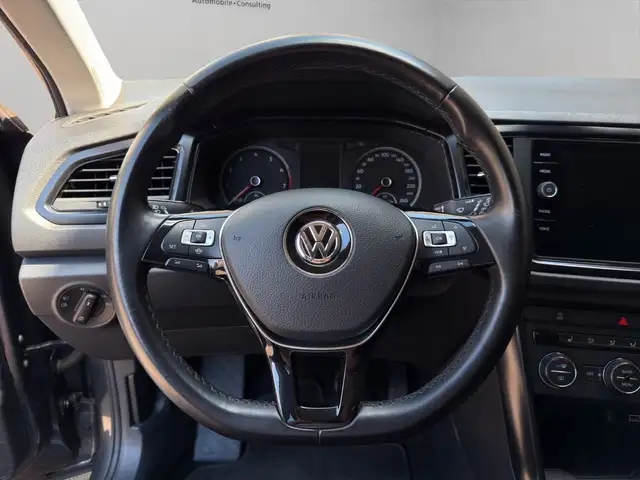 Volkswagen T-Roc view 18