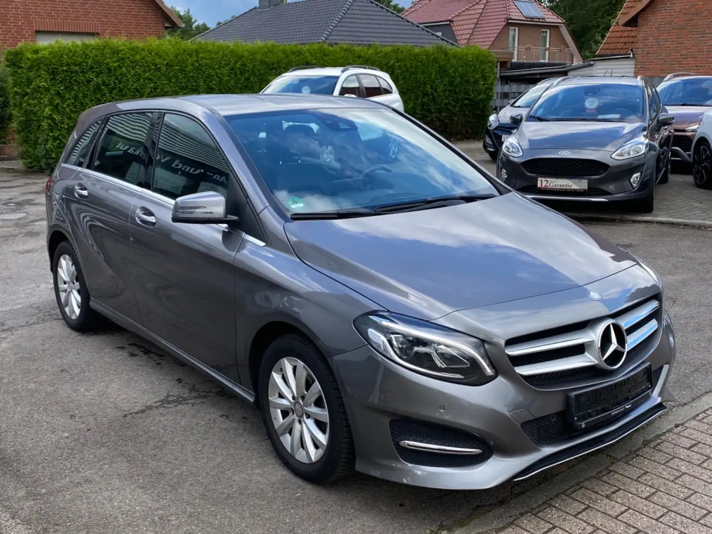 Mercedes-Benz B 180 CDI/Leder/Navi/LED/AHK/Tempomat/Sitzheizu. Šedá - 2