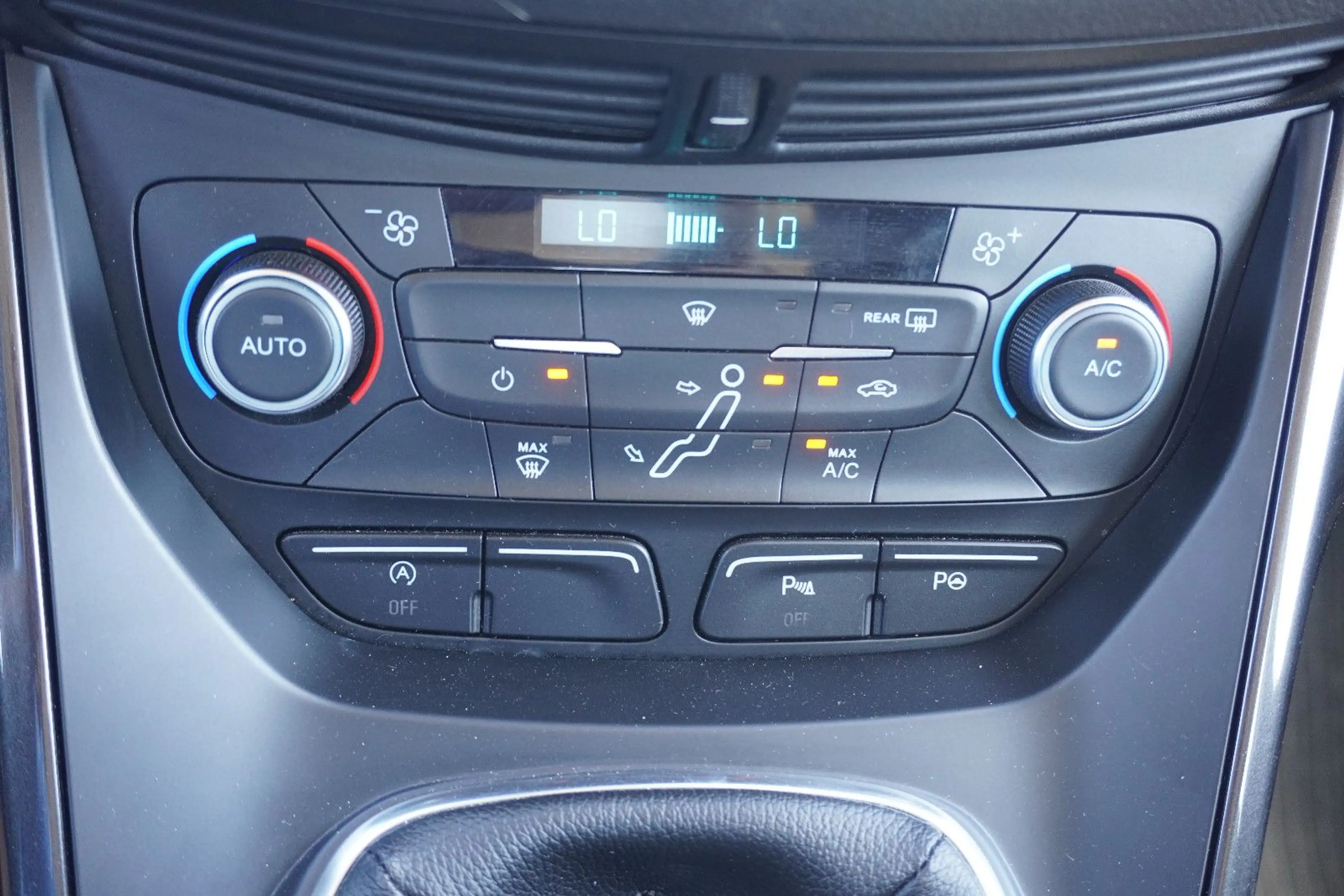 Ford Grand C-Max Grand C-MAX Titanium Parkassist 2.Hd — photo 15