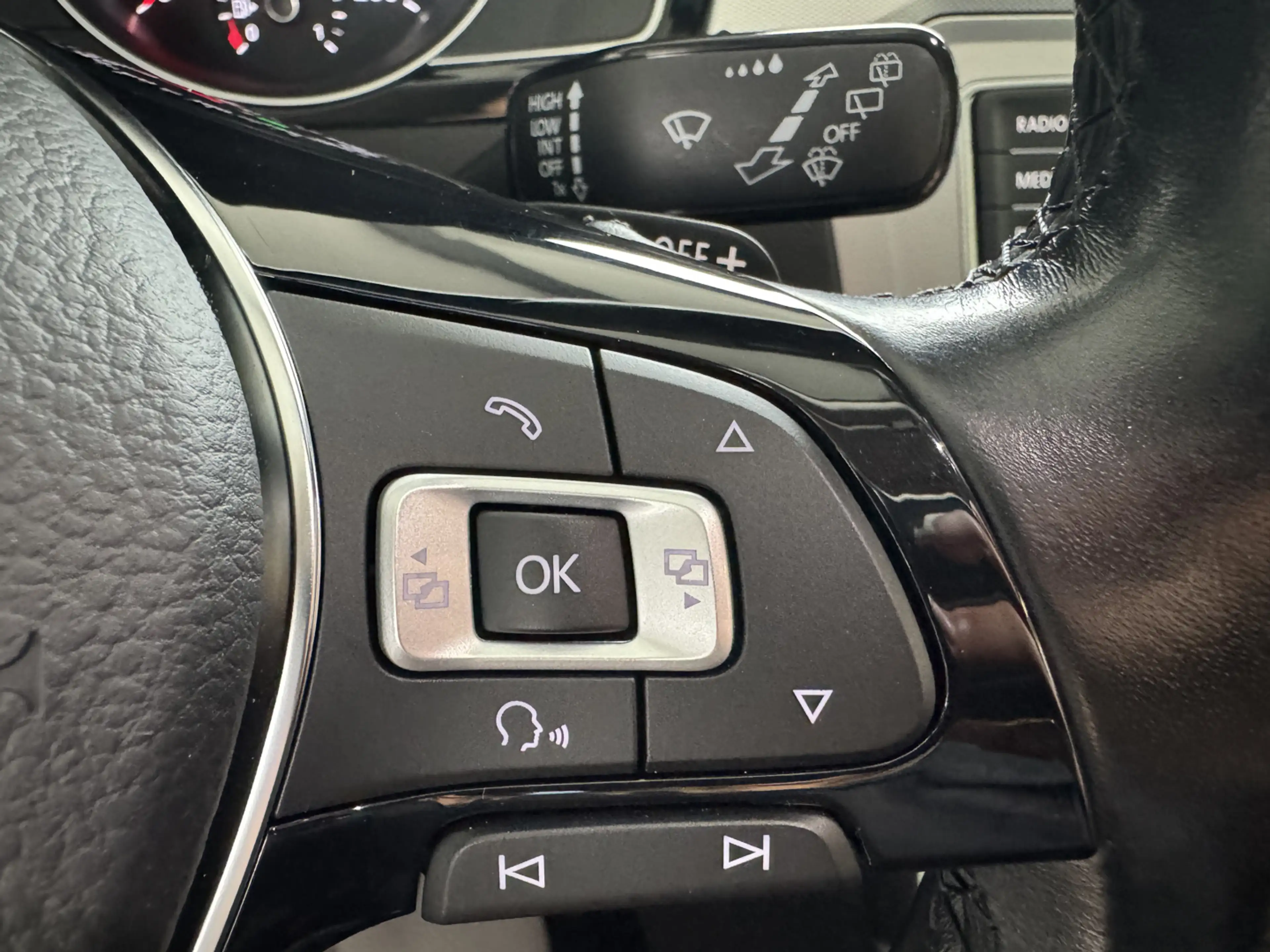 Volkswagen Passat Passat 2.0 TDI DSG,ACC,TEMP,NAVI,AHK — photo 12