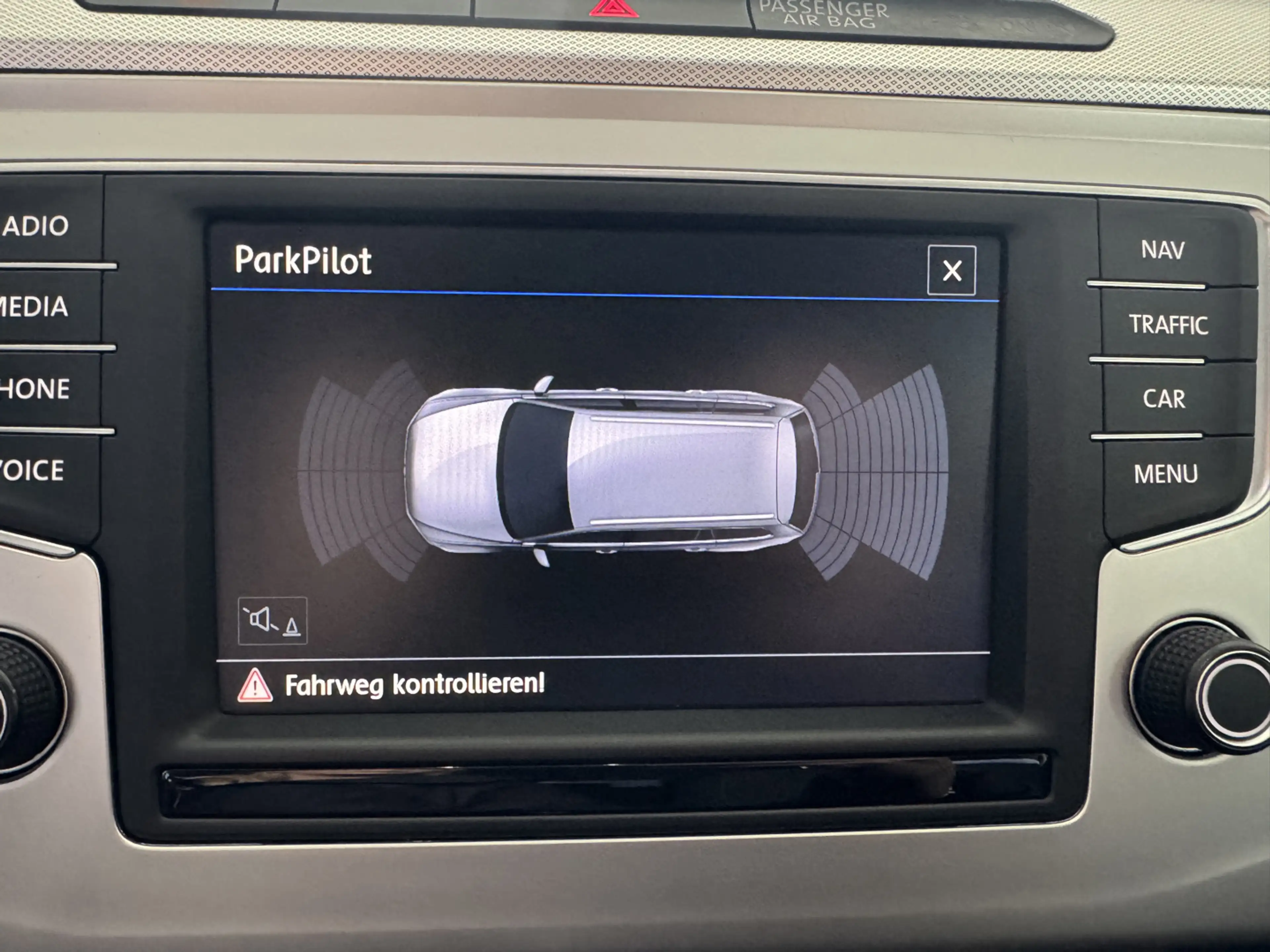 Volkswagen Passat Passat 2.0 TDI DSG,ACC,TEMP,NAVI,AHK — photo 11