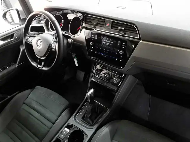 Volkswagen Touran view 9