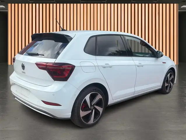 Volkswagen Polo view 5