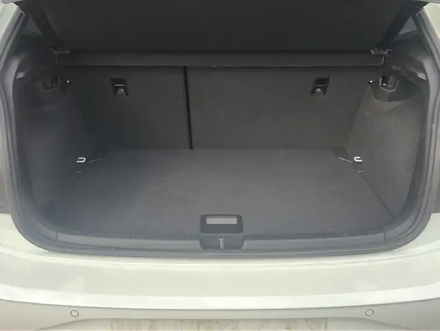 Volkswagen Polo view 10