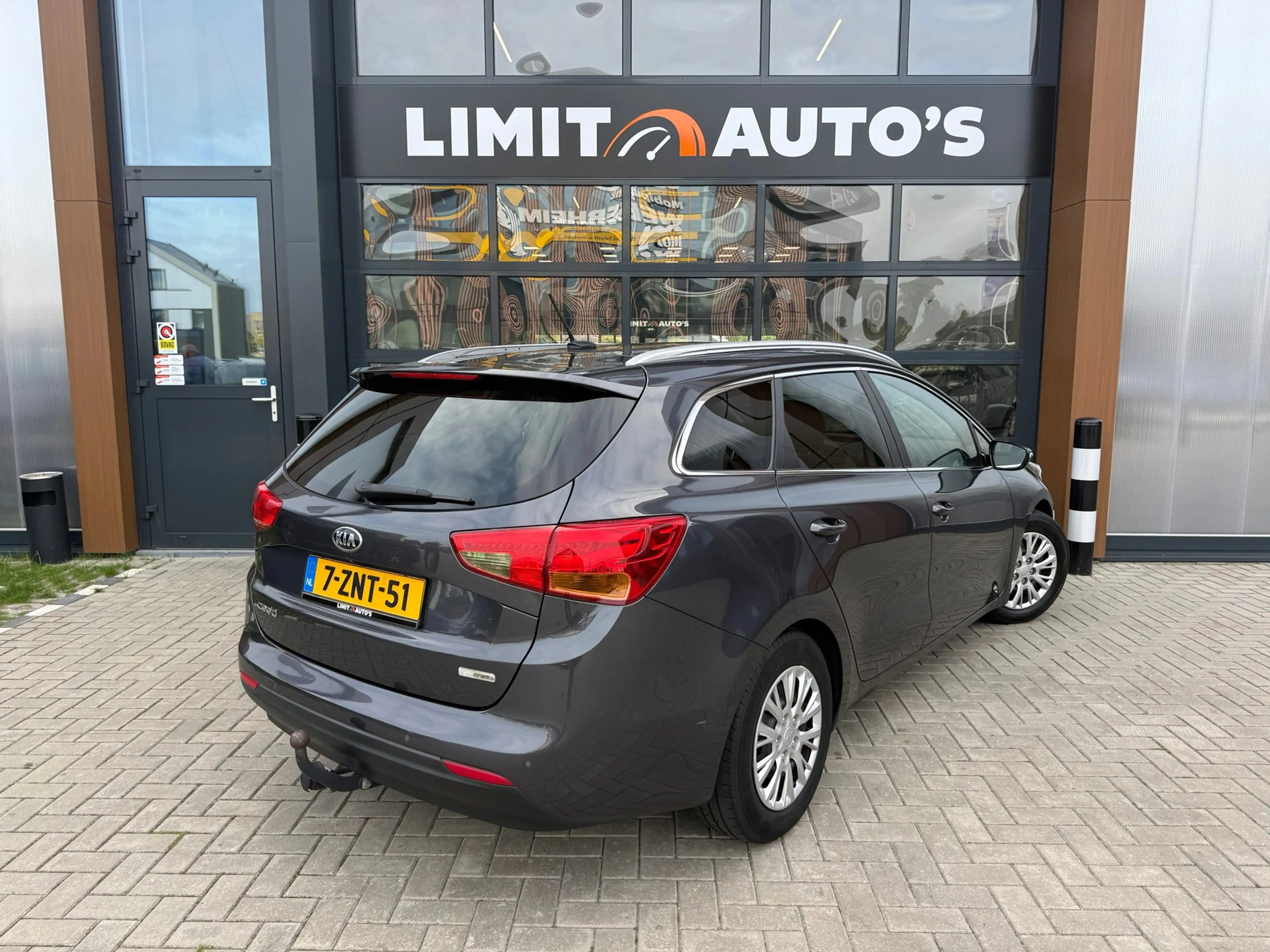 Kia Ceed SW / cee'd SW Sportswagon 1.6 GDI BusinessLine/Climate/Cruise/Na — photo 2