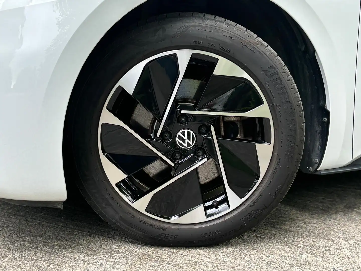 Volkswagen ID.3 58kWh Pro Performance Life | €3.000 Vl. premie Wit - 2