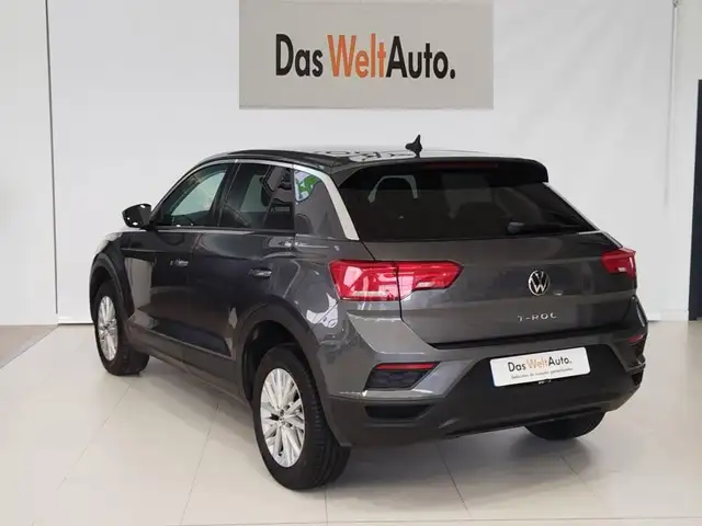 Volkswagen T-Roc view 2