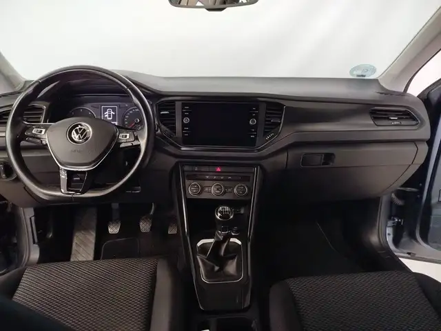 Volkswagen T-Roc view 4