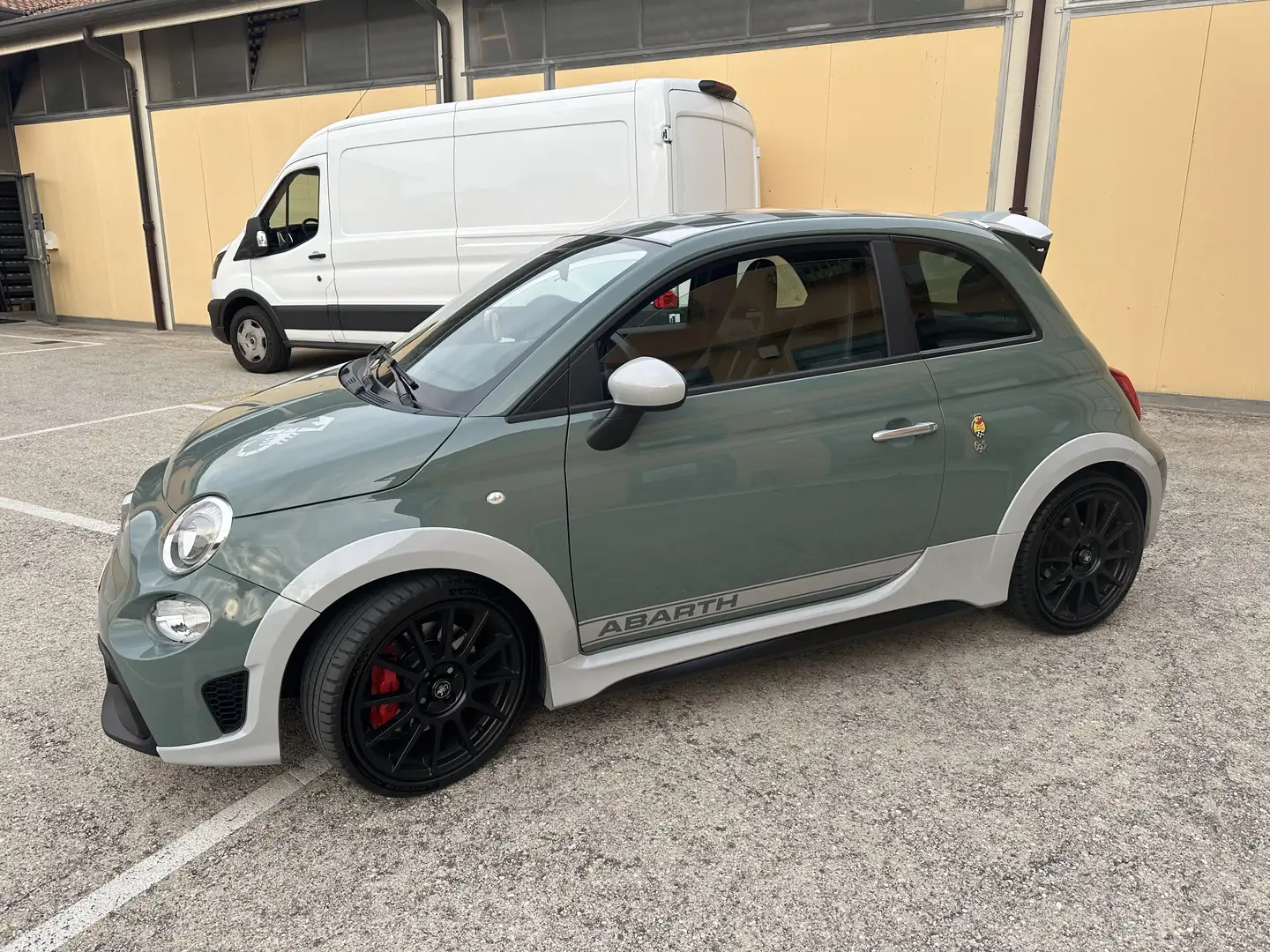 Abarth 695 1.4 t-jet 70th 180cv - 2
