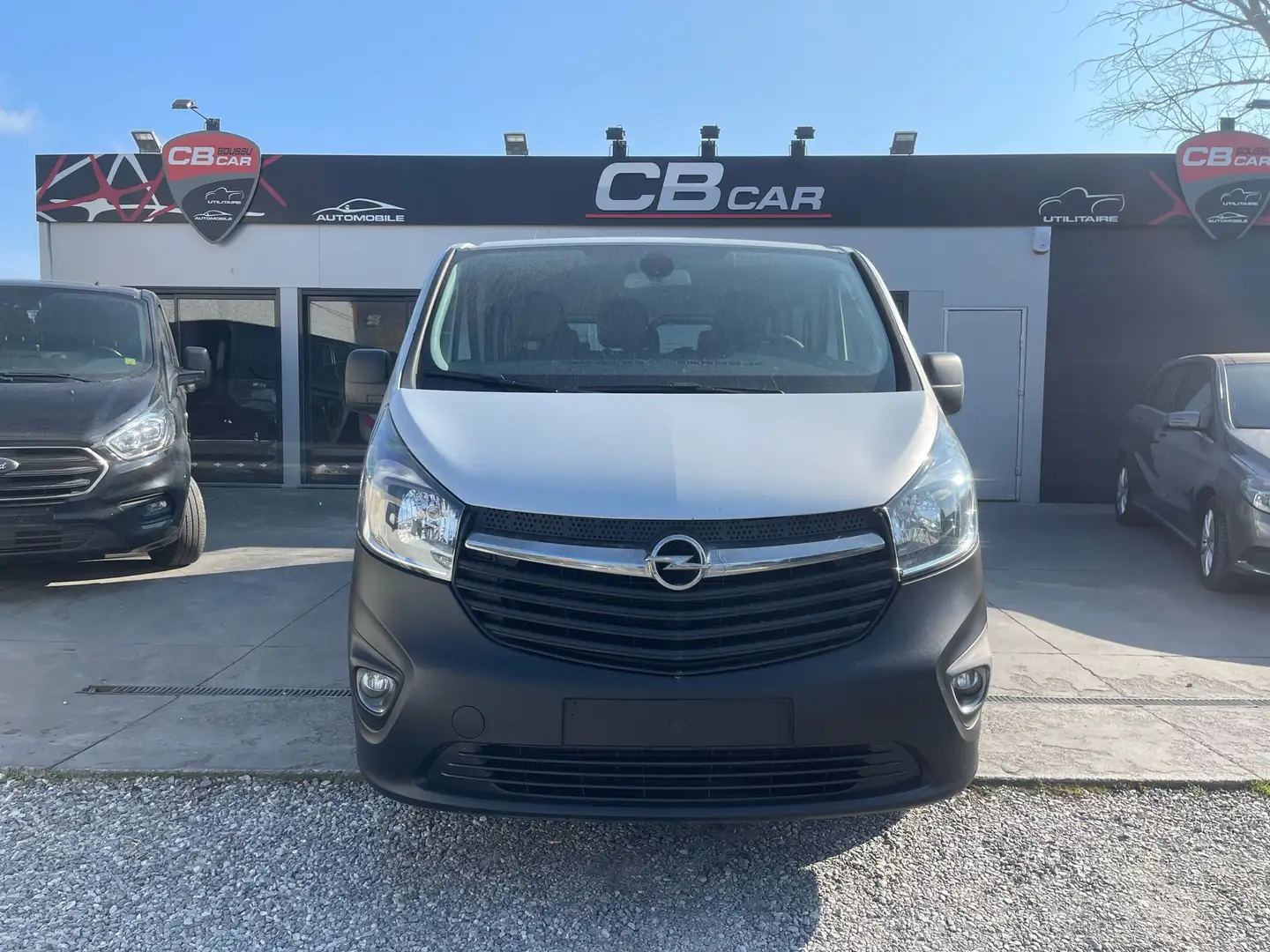 Opel Vivaro 1.6 CDTi Plateado - 2
