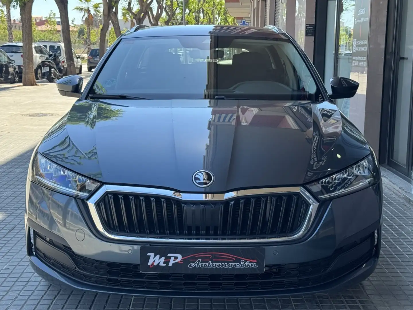 Skoda Octavia Combi 1.5 TSI Ambition 110kW Gris - 2