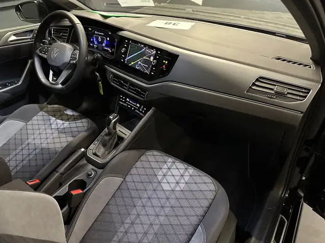 Volkswagen Polo view 11