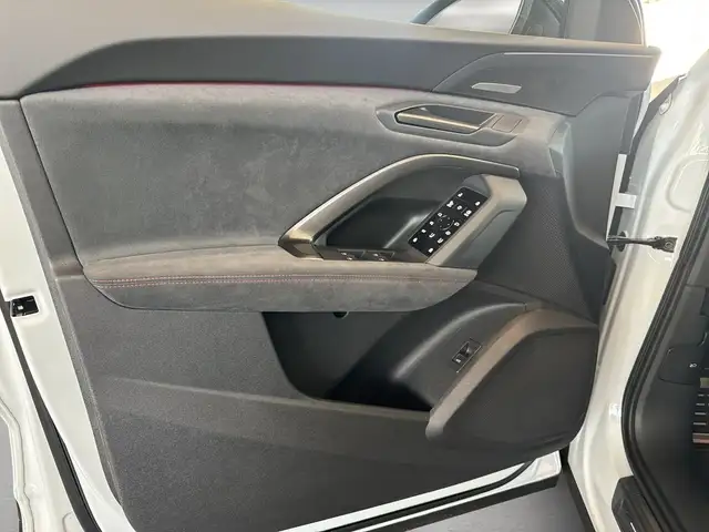 Audi Q5 view 6