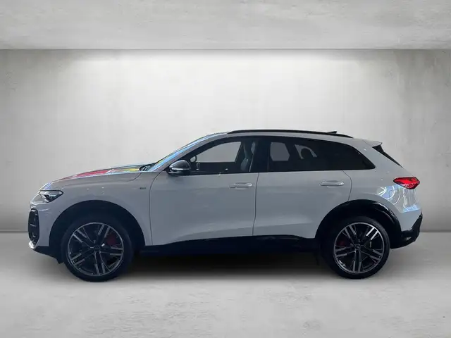 Audi Q5 view 2