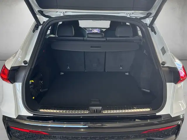 Audi Q5 view 5