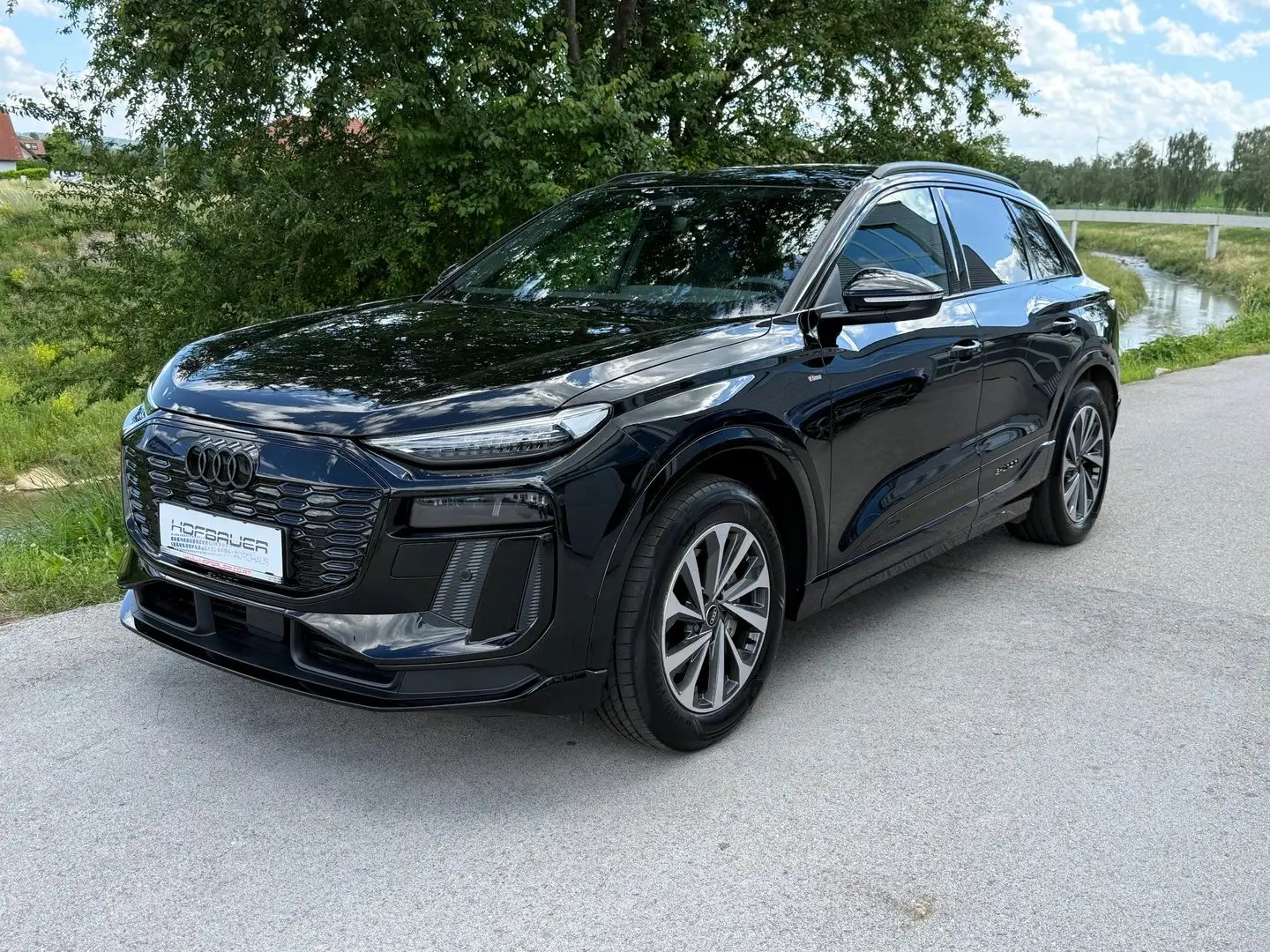 Audi Q6 e-tron e-tron quattro Schwarz - 1
