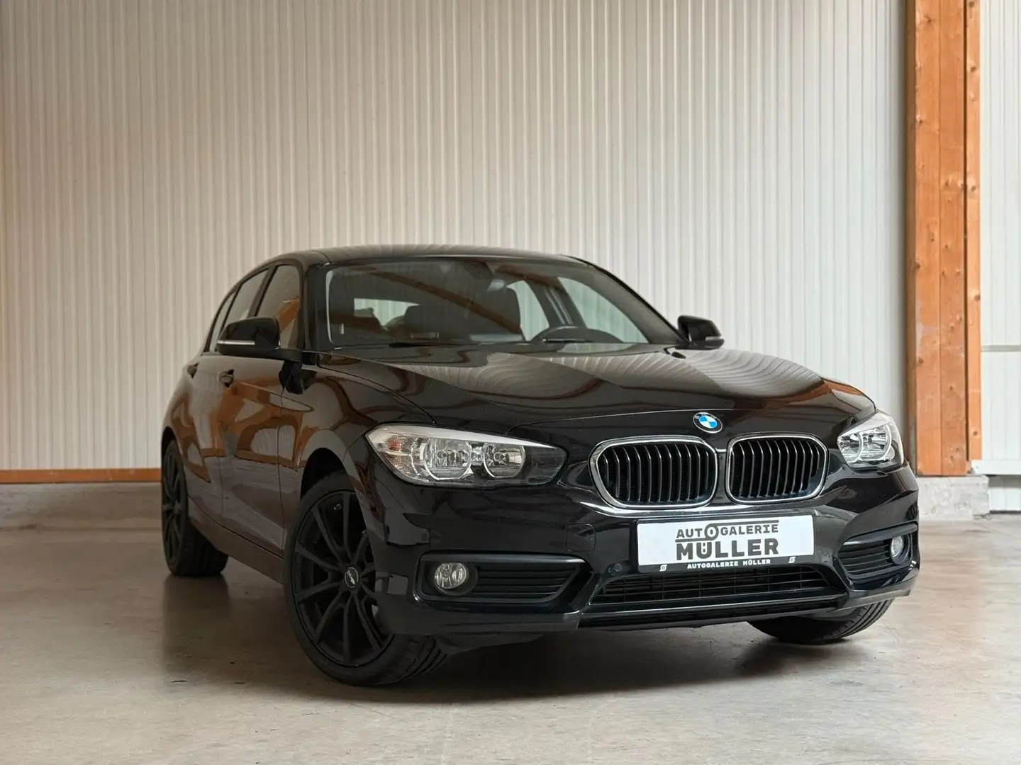 BMW 118 i Advantage °Sitzheizung°PDC v+h°GRA° Noir - 2