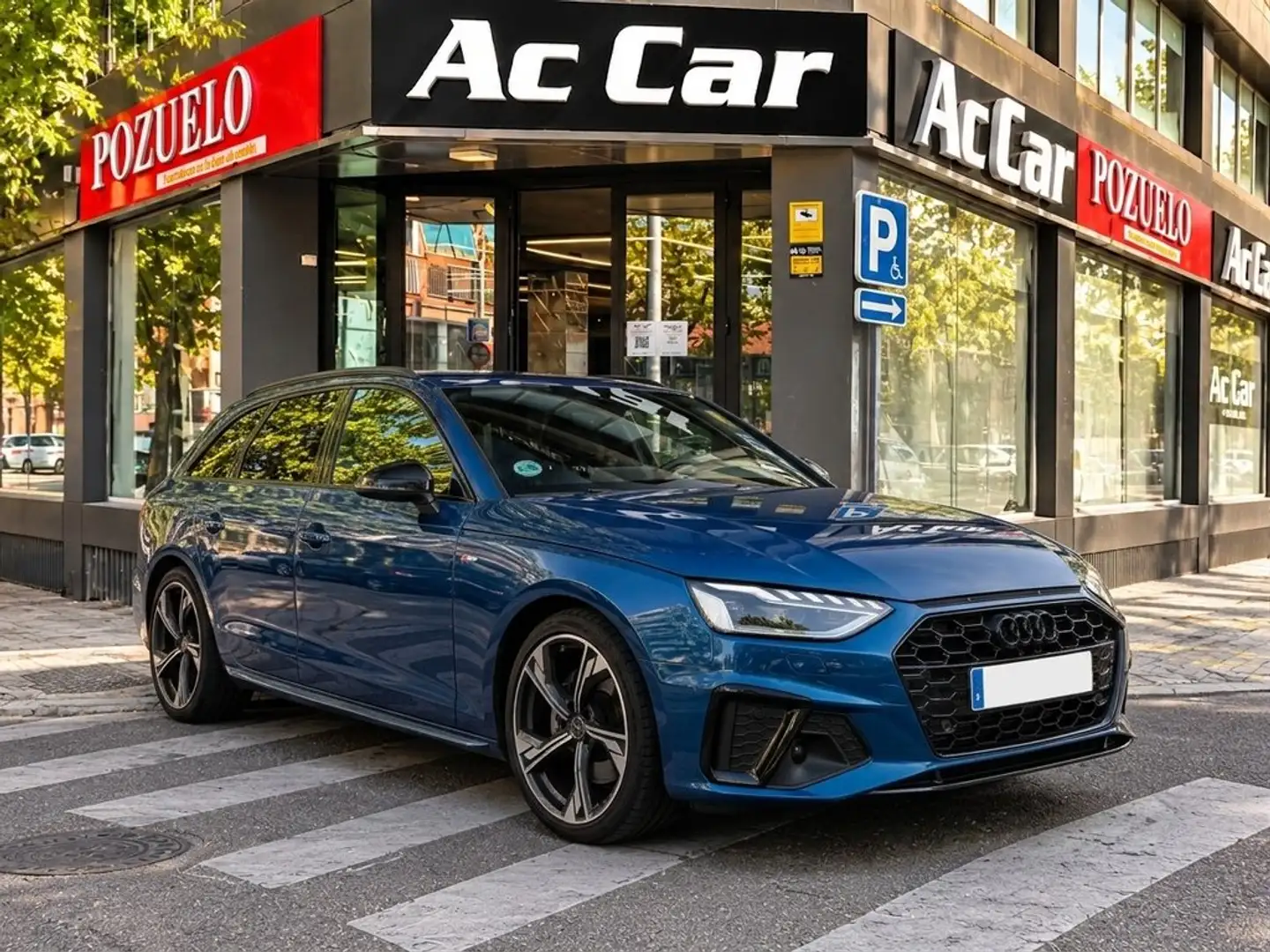 Audi A4 Avant Black limited 35 TFSI 110kW S tron Azul - 1