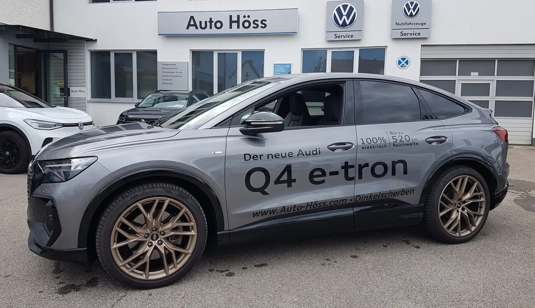 Audi Q4 e-tron 40 e-tron*NAVI*MATRIX*WÄRMEP*ACC*KAME*HECKKL EL Grau - 1