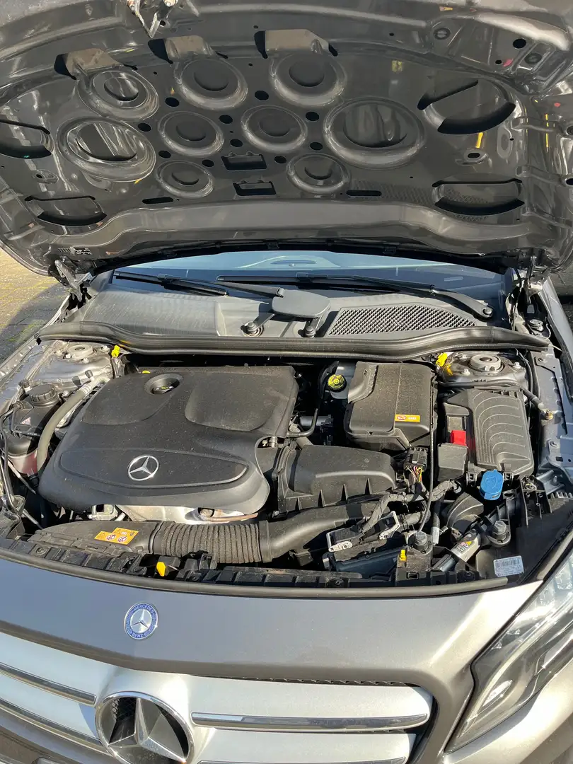 Mercedes-Benz GLA 250 GLA+250+Ambition Gris - 2